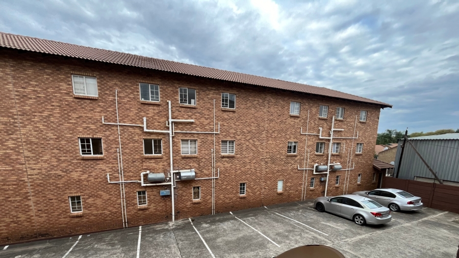 1 Bedroom Property for Sale in Rustenburg Central North West